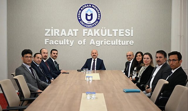 Aydın Valisi Varol, ADÜ Ziraat Fakültesi'nin uygulama alanlarını inceledi