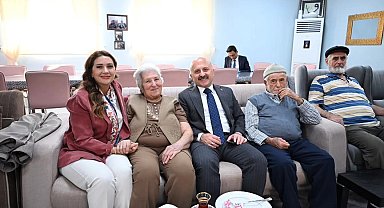 Aydın Valisi Varol, yaşlı çınarların gönlünü aldı