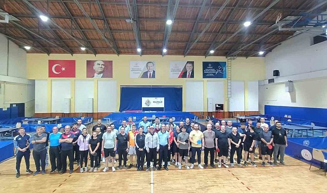 Aydın'da kamu çalışanları masa tenisinde yarıştı
