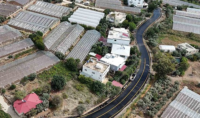 Aydıncık ve Gülnar'da yollar sıcak asfaltla yenilendi