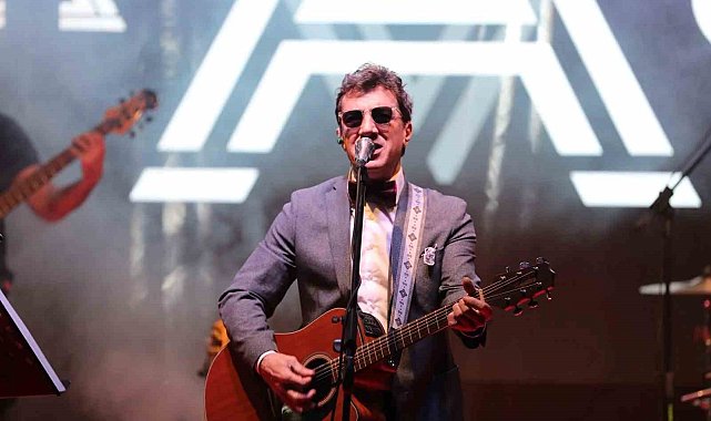 Ayna, Afyonkarahisar'da sevenleriyle buluştu