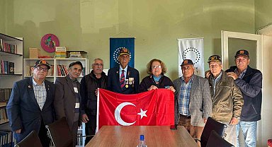 Ayvalıklı gazilerden Kent Konseyi Başkanı Füsun Atay'a anlamlı jest