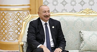 Azerbaycan Cumhurbaşkanı Aliyev, İran Cumhurbaşkanı Pezeşkiyan'la bir araya geldi