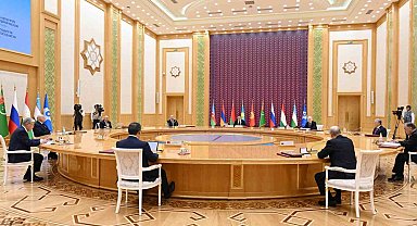 Azerbaycan Cumhurbaşkanı Aliyev: "Orta vadede hedefimiz, Azerbaycan'dan geçen yük taşımacılığını her bir yönde 15 milyon tona çıkarmaktır"