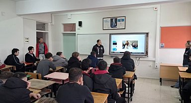 Babaeski'de öğrencilere siber zorbalık ve güvenli internet eğitimi