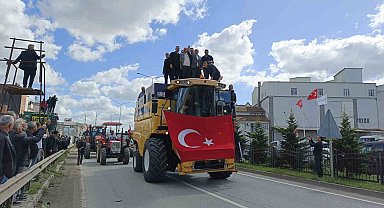 Bafra'da çeltik üreticilerinden 600 traktörlü konvoy