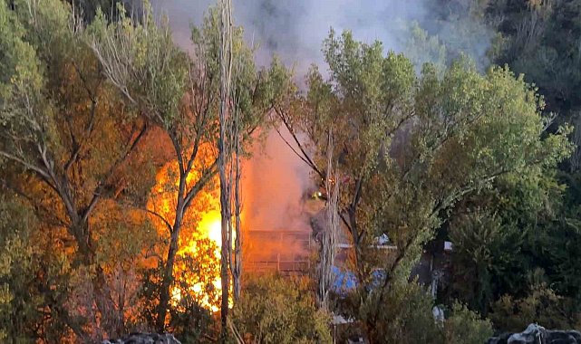 Bağ evindeki yangında piknik tüpü bomba gibi patladı