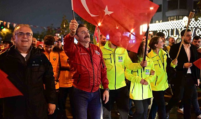 Bahçelievler'de Cumhuriyet'in 103'üncü yıl dönümü coşkuyla kutlandı