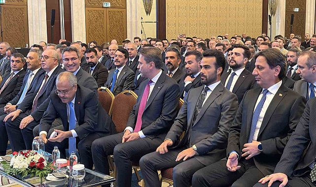 Bakan Bayraktar: "Milli Enerji 2040 kapsamında elektrik iletim ve dağıtım altyapımızda yaklaşık 100 milyar dolarlık bir yatırım öngörüyoruz"
