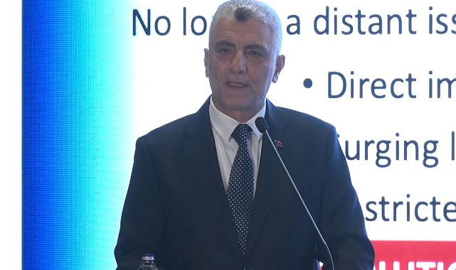 Bakan Bolat'tan yabancı yatırımcılara çağrı: "Geç kalmadınız, Türkiye'ye gelin"