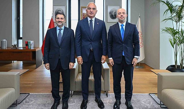 Bakan Ersoy ile THY Yönetim Kurulu Başkanı Şeker bir araya geldi