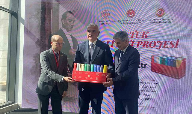 Bakan Ersoy: " Türkçenin yanı sıra İngilizce, Almanca, Fransızca, Kazakça, Rusça, Urduca, Farsça ve Türkmence olmak üzere 8 dilde hazırlandı"