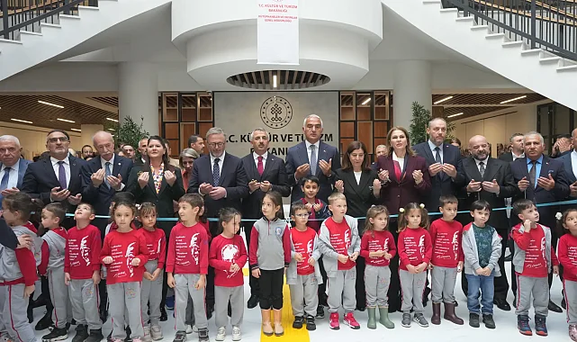 Bakan Ersoy'dan 160 bin kitap kapasiteli dev kütüphane açılışı