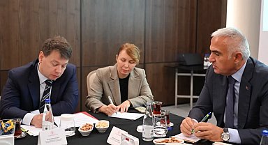 Bakan Ersoy'dan Türkiye-Rusya hava köprüsünü güçlendirme hamlesi
