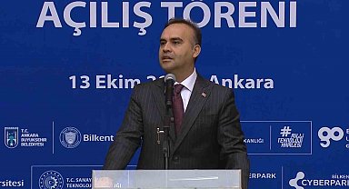 Bakan Kacır: "Şirketlerini kuracak girişimcilerimize 1 milyon 350 bin lira yatırım imkanı sunuyoruz"