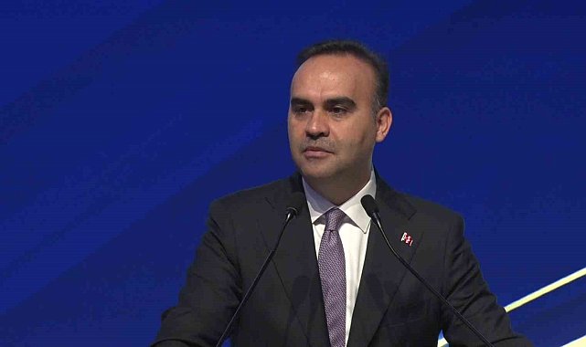 Bakan Kacır: "Türkiye coğrafi konumuyla, istikrarlı büyüyen ekonomisiyle, lojistik avantajlarıyla, nitelikli insan kaynağıyla eşsiz bir merkezdir"