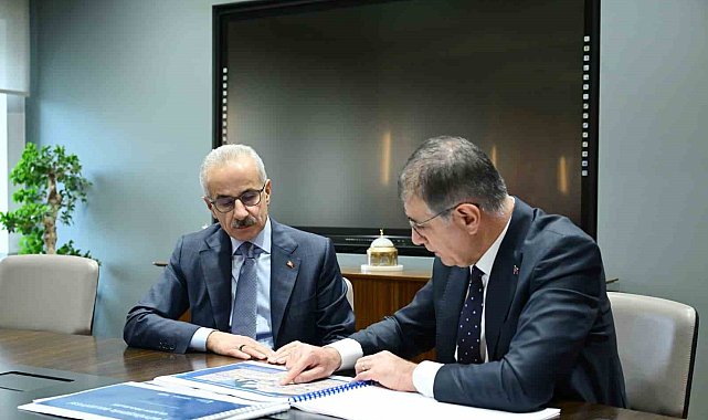 Bakan Uraloğlu, İzmir Büyükşehir Belediye Başkanı Tugay ile görüştü
