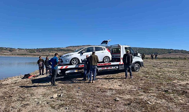 Balık tutmaya gittikleri baraja araçları düştü