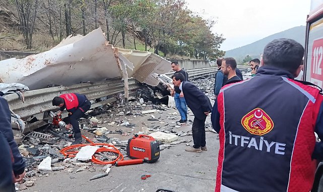 Balık yüklü kamyon devrildi: 1 ölü