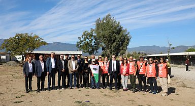 Balıkesi Edremit'te fidanlar toprakla buluştu