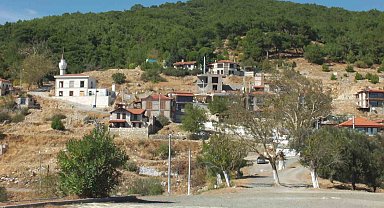 Balıkesir Edremit'te terkedilen Kavurmacılar köyü cazibe merkezi haline geldi