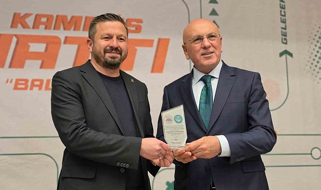 Balıkesir Üniversitesinde Türkiye Yüzyılı Zirvesi düzenlendi