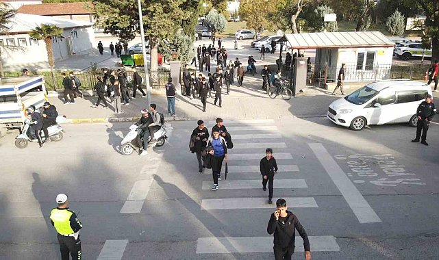 Balıkesir'de okul ve yurt çevrelerinde güvenlik denetimleri sürüyor