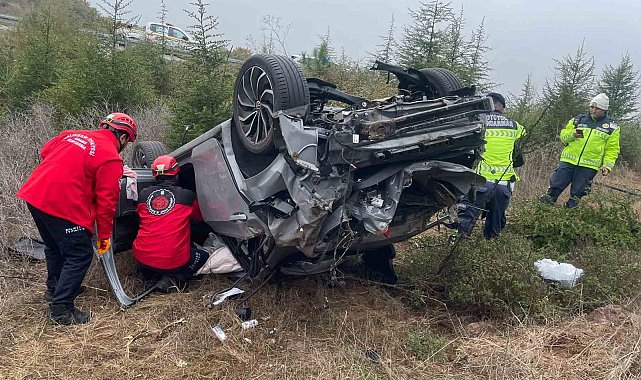 Balıkesir'de otomobil bariyerleri aşarak şarampole uçtu: 1 yaralı