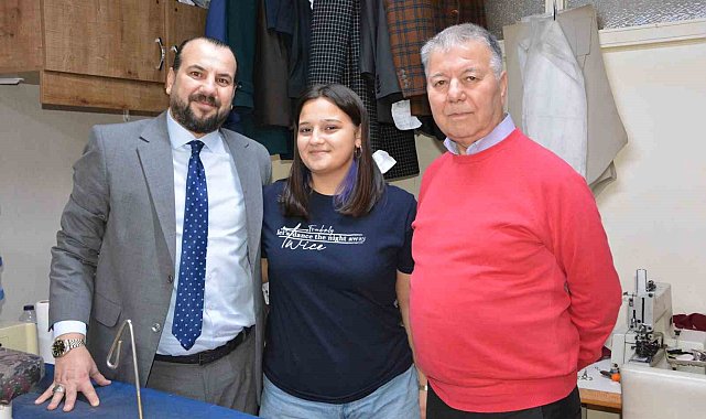Balıkesir'de üç kuşak aynı dükkanda terzilik yapıyor