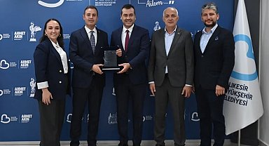 Balıkesir'de Bandırma Binicilik Merkezi'ne en iyi uygulama ödülü