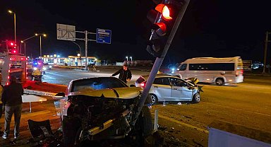Bandırma Hastane Kavşağı'nda trafik kazası: 3 yaralı
