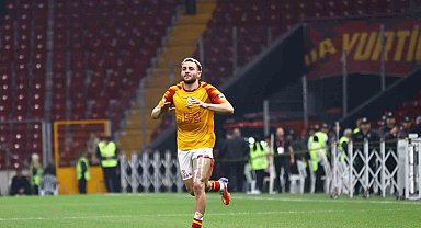 Barış Alper Yılmaz maçın ardından taraftarları kırmadı, tekrar sahaya çıktı