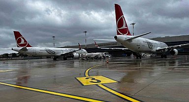 Barselona ve Çukurova'dan gelen yolcu uçakları Çanakkale Havalimanı'na iniş yaptı