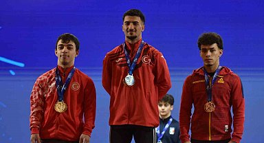 BARÜ'lü milli sporculardan Avrupa Halter Şampiyonası'nda 5 madalya
