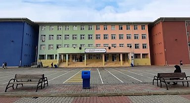 Başakşehir'de okulda bıçaklı saldırıda 8 öğrenciden biri hayatını kaybetti