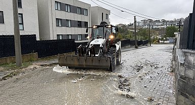 Başiskele Belediyesi sağanak yağışa karşı ekipleriyle sahada