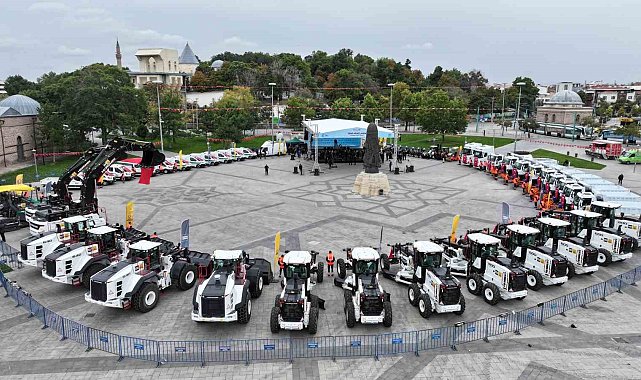 Başkan Altay: "419 milyon lira bedelle şehrimize kazandırdığımız 54 yeni araç hayırlı olsun"