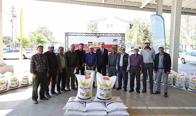 Başkan Altay: "Üreticilerimize bugüne kadar 1 milyon 214 bin kilogram hibe destekli Macar Fiği Tohumu verdik"