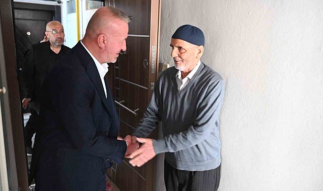 Başkan Karabatı'dan Dünya Yaşlılar Günü'nde anlamlı ziyaret