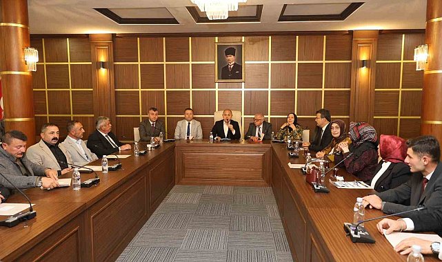Başkan Önal, Muhtarlar Günü'nde mahalle muhtarlarıyla buluştu