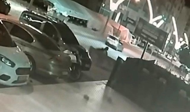 Batman'da evine giden kadına kapkaç kamerada