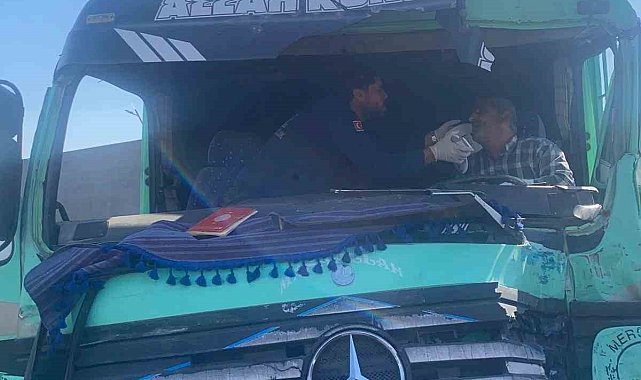 Batman'da kamyon ile tır çarpıştı: 1 yaralı