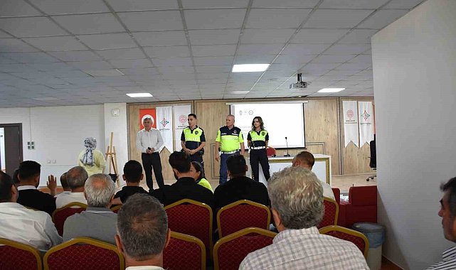 Batman'da öğrenci servis şoförleri ve rehber personele trafik eğitimi verildi