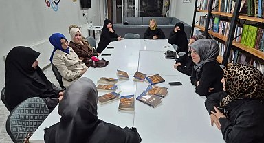 Bayburt'ta kadınların katılımıyla kitap tahlili yapıldı