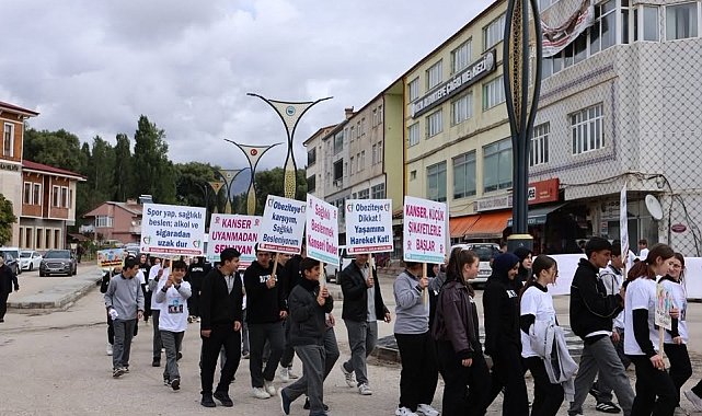 Bayburt'ta meme kanserine karşı farkındalık yürüyüşü düzenlendi