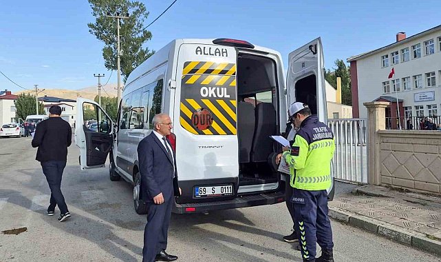 Bayburt'ta öğrenci servisleri denetlendi