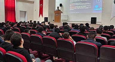 Bayburt'ta öğrencilere siber güvenlik eğitimi verildi