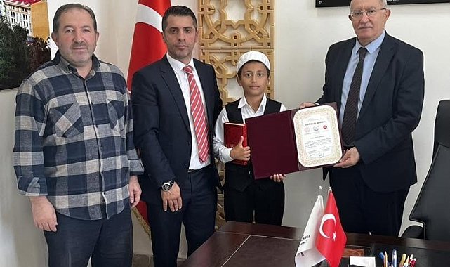 Bayburt'ta örgün eğitimle birlikte hafızlık programı 154'üncü mezununu verdi
