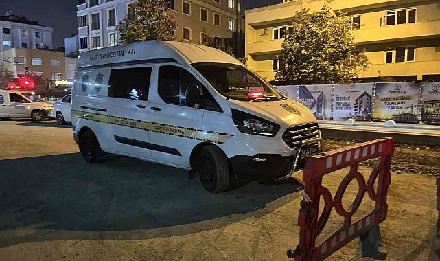 Bayrampaşa'da İSKİ'nin çalışmasında yolda oluşan göçüğe düşen işçi hayatını kaybetti