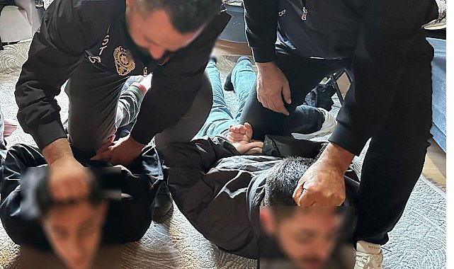 Bayrampaşa'da otomobilin önünü kesip araçtaki 7 kilogram altın ve yüklü miktardaki parayı çaldılar